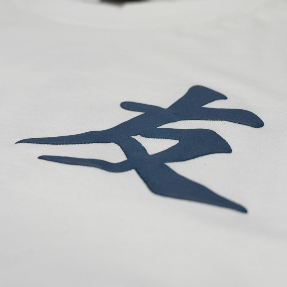 YFK x SAVS FRIENDS & FAMILY PREMIUM TSHIRT - WHITE/NAVY